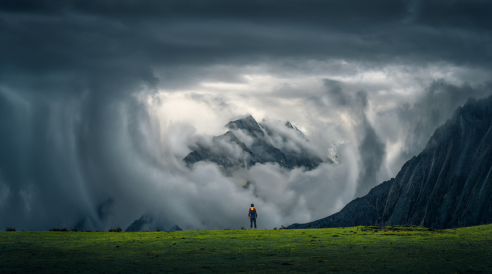 东欧剧变的原因探析——基于社会主义发展规律的再思考-稷下学舍