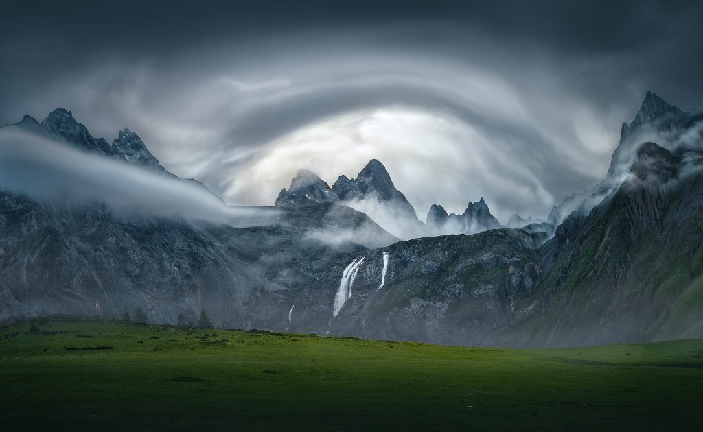 囚笼中的蝴蝶-稷下学舍